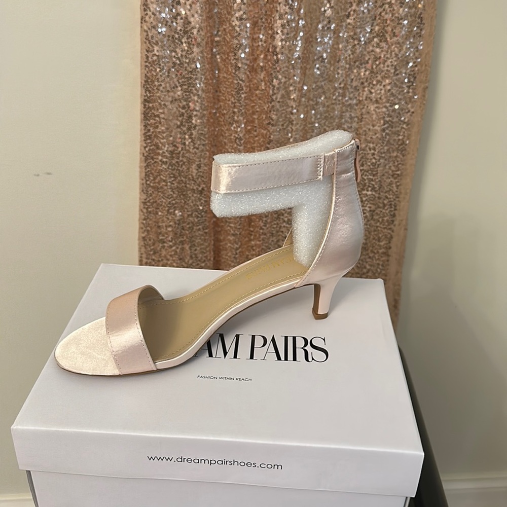 Dreampairs kitten heel open toed sandal champagne (more light blush) size 8
